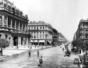 775px-Andrássy_út_Budapest_1896