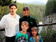 Ben, Mia, Aron, Natan, Sunwapta Falls, Canada
