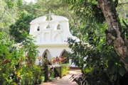 Villa Lapas--Santa Lucia church